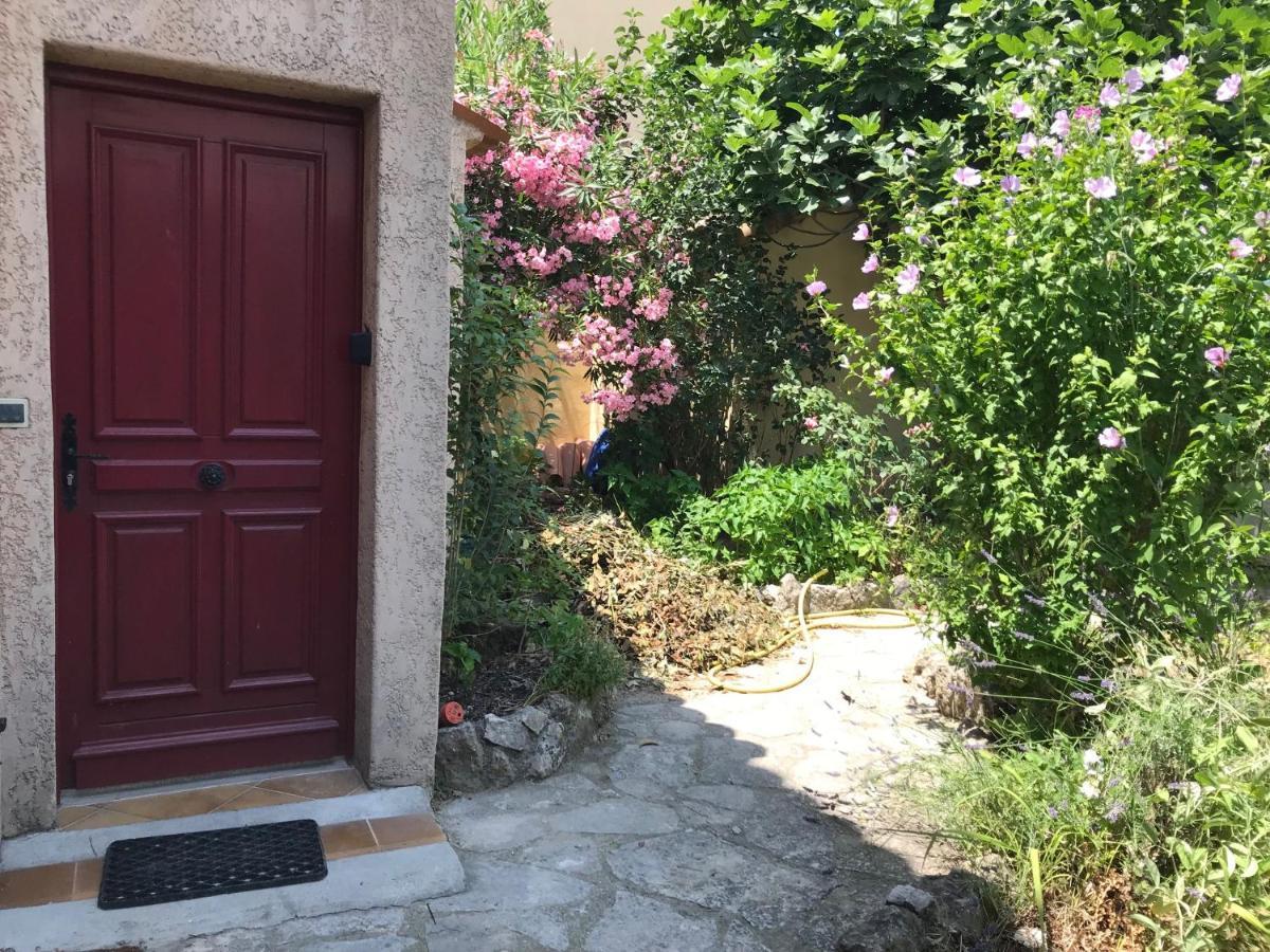 Chambre Climatisee Avec Sdb Privee Dans Une Villa Avec Piscine Ouverte D'Avril A Mi Octobre Marseille Luaran gambar