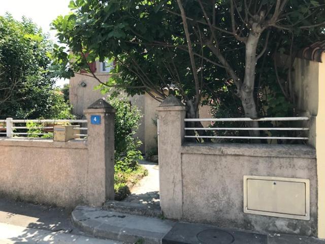 Chambre Climatisee Avec Sdb Privee Dans Une Villa Avec Piscine Ouverte D'Avril A Mi Octobre Marseille Luaran gambar